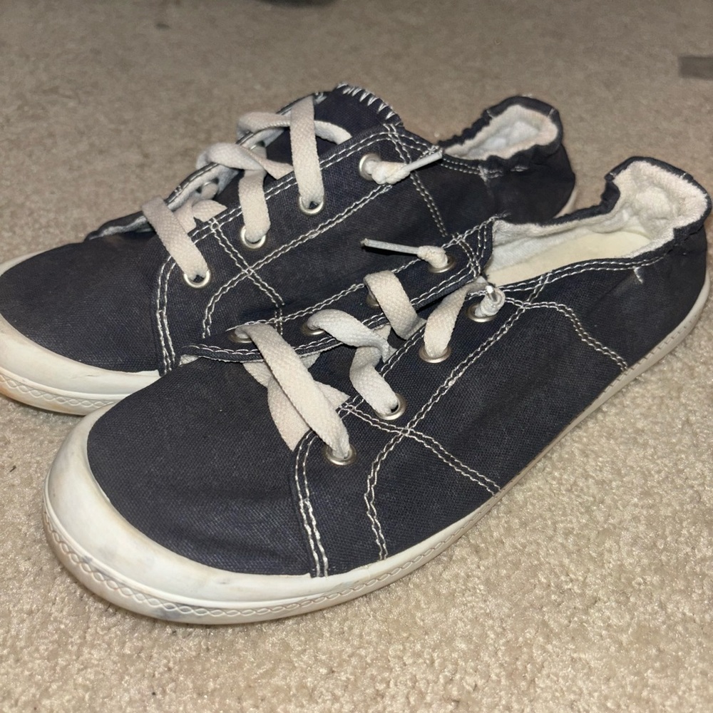 Time and true size 8 dark blue chevron print women’s slip on shoes